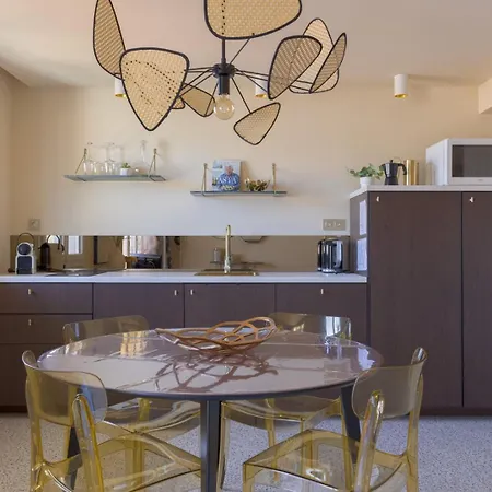 Apartamento Le Rocher Avec Terrasse Et Vue Mer, Pres Du Centre-ville
